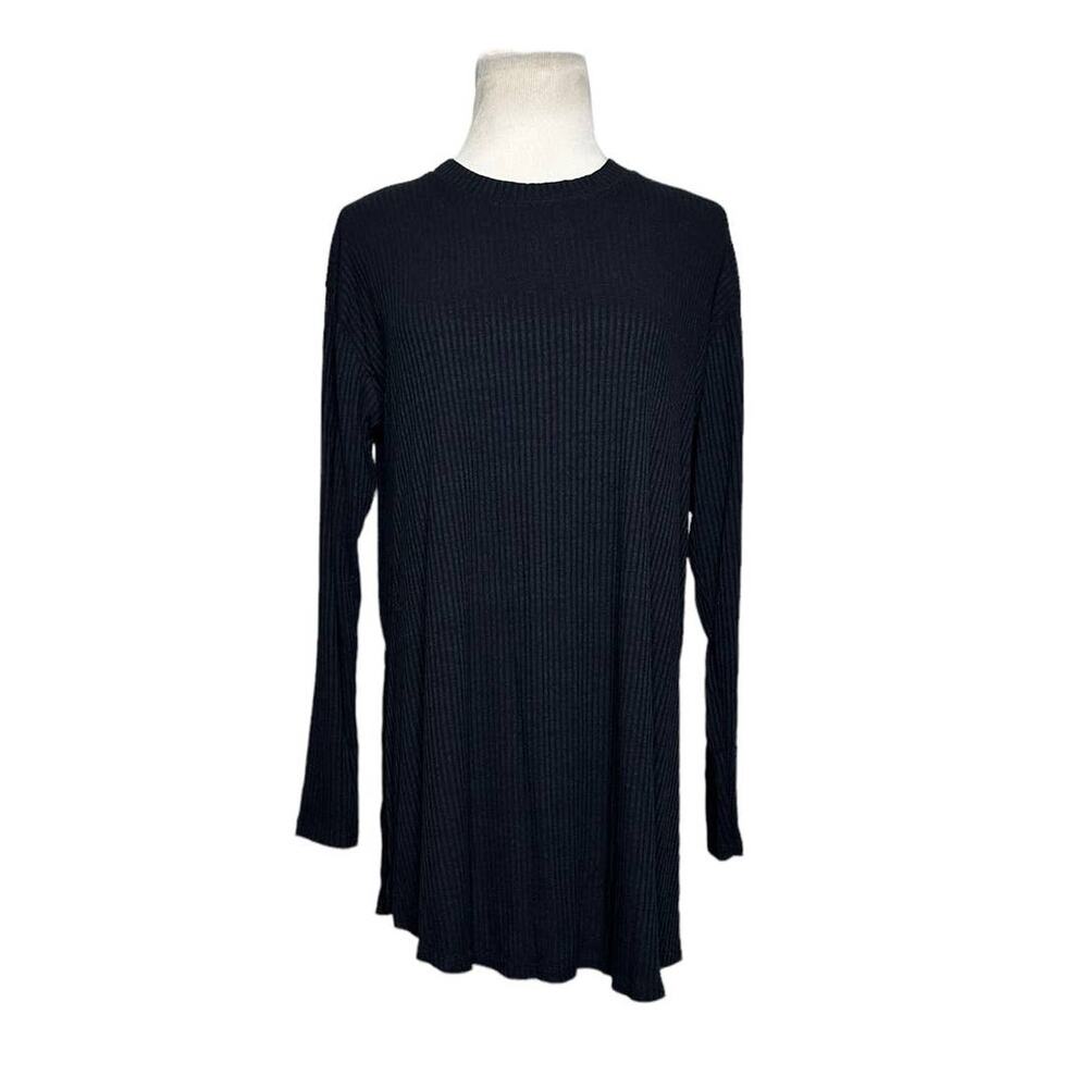Asos black crew neck long sleeves side slits sweater size 4